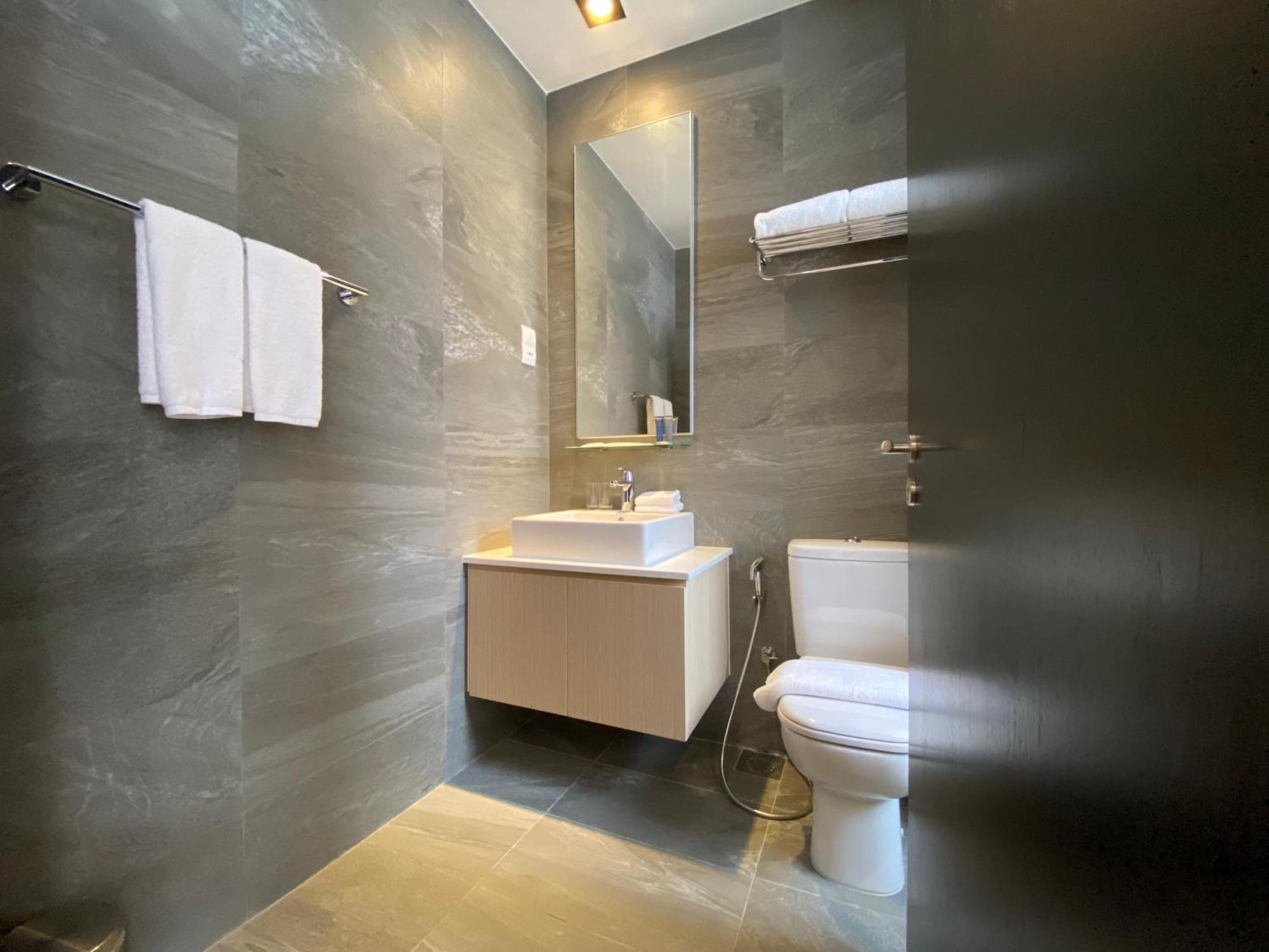 Momentus Serviced Residences Novena Singapore Buitenkant foto