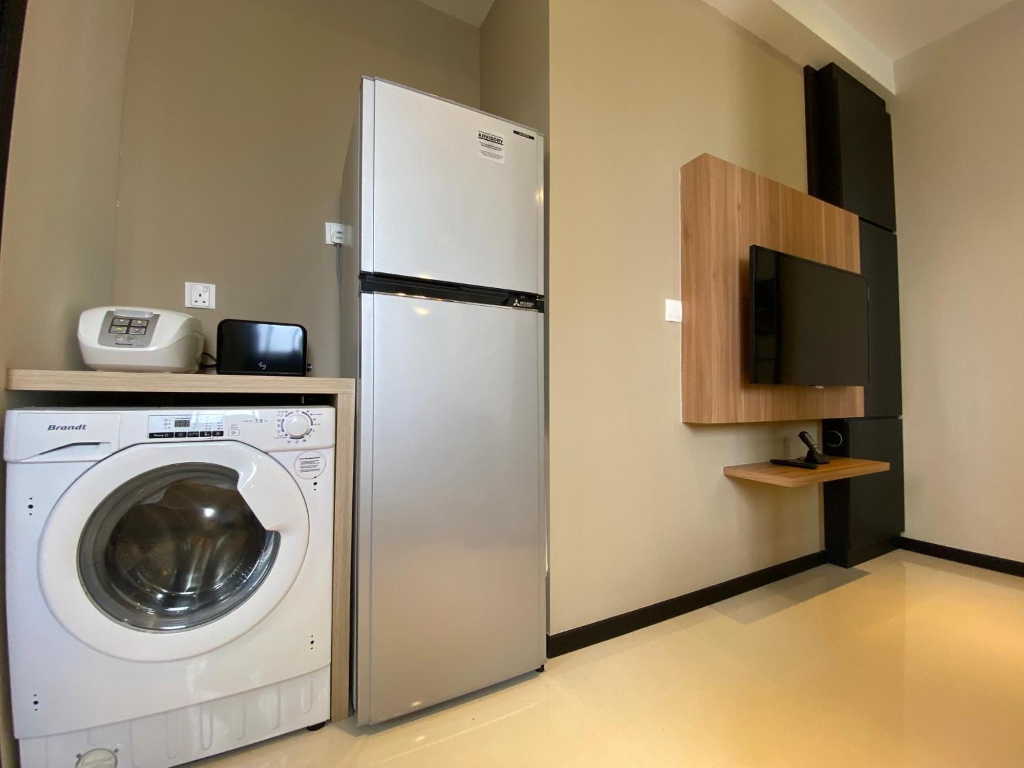 Momentus Serviced Residences Novena Singapore Buitenkant foto